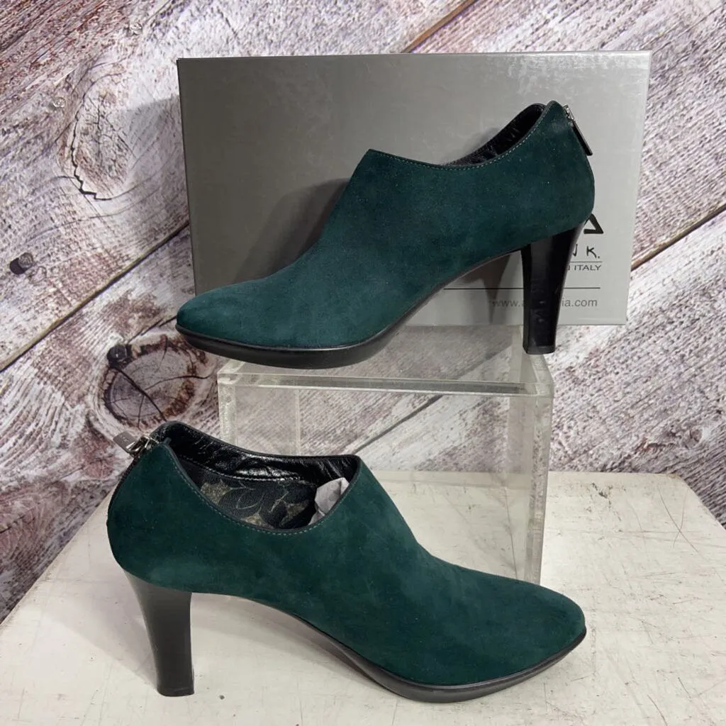 AQUATALIA FOREST GREEN STUDDED REGINA SUEDE BOOTIES SIZE 9.5 WB TCC